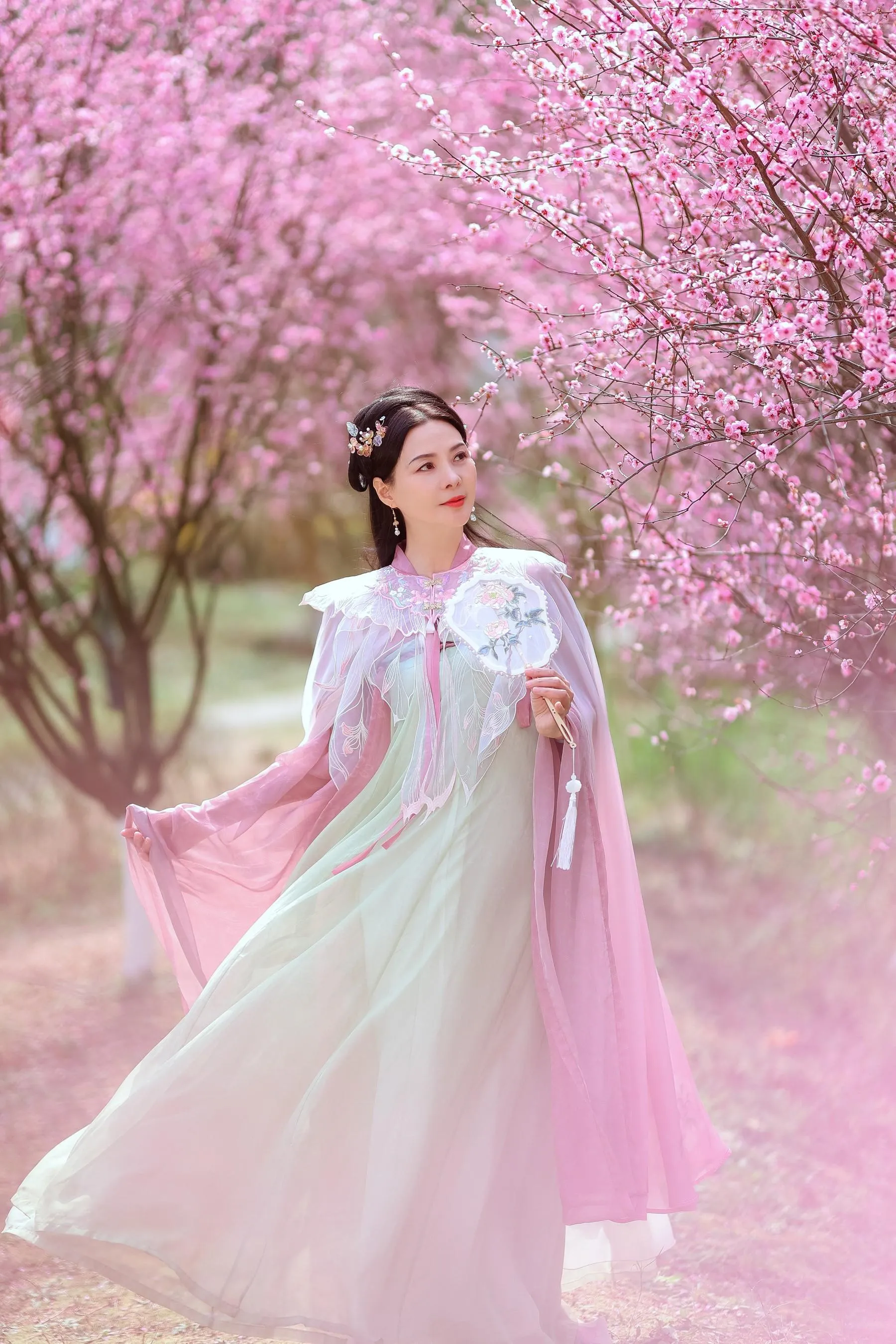 [艺图语] 2022.05.31 暖春樱色 莲 [38P]插图1